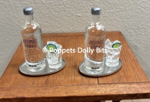 Vodka & lime on tray 1 set