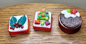 Christmas cakes choice of 7 - Image 4