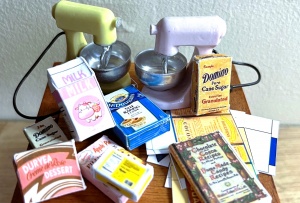 Baking kit with baking tray & mixer