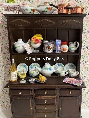 Kitchen dresser - DARK WOOD