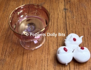 13. Glass cranberry meringues bowl - Image 2