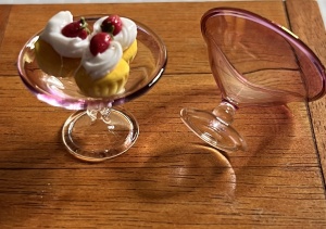 10. Glass cranberry strawberry tarts server