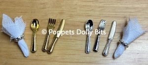 Cutlery in basket & napkins