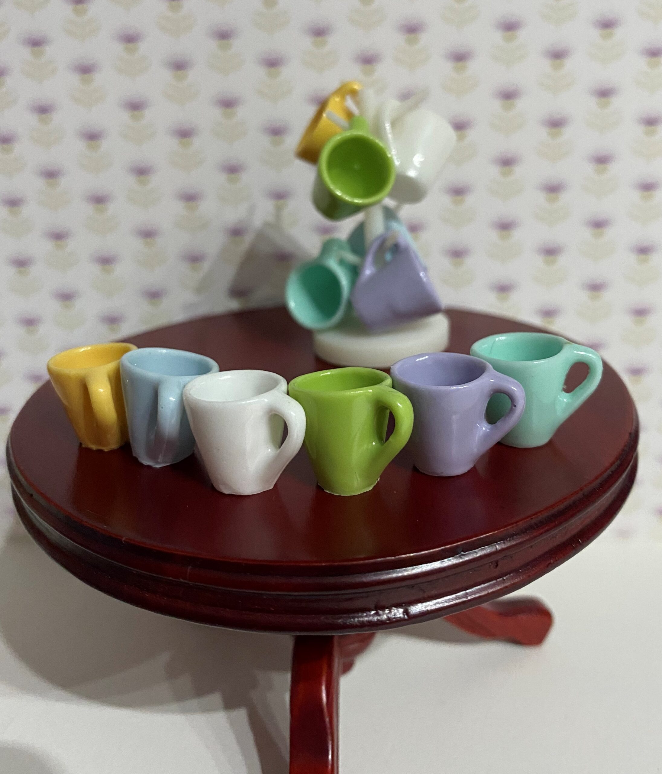 Mug tree & 6 mugs