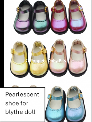 Pearlescent shoes